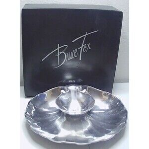 Vtg The Wilton Co. Armetale 2 Piece Set Cast Aluminum Clam Shell Chip/Dip Bowls